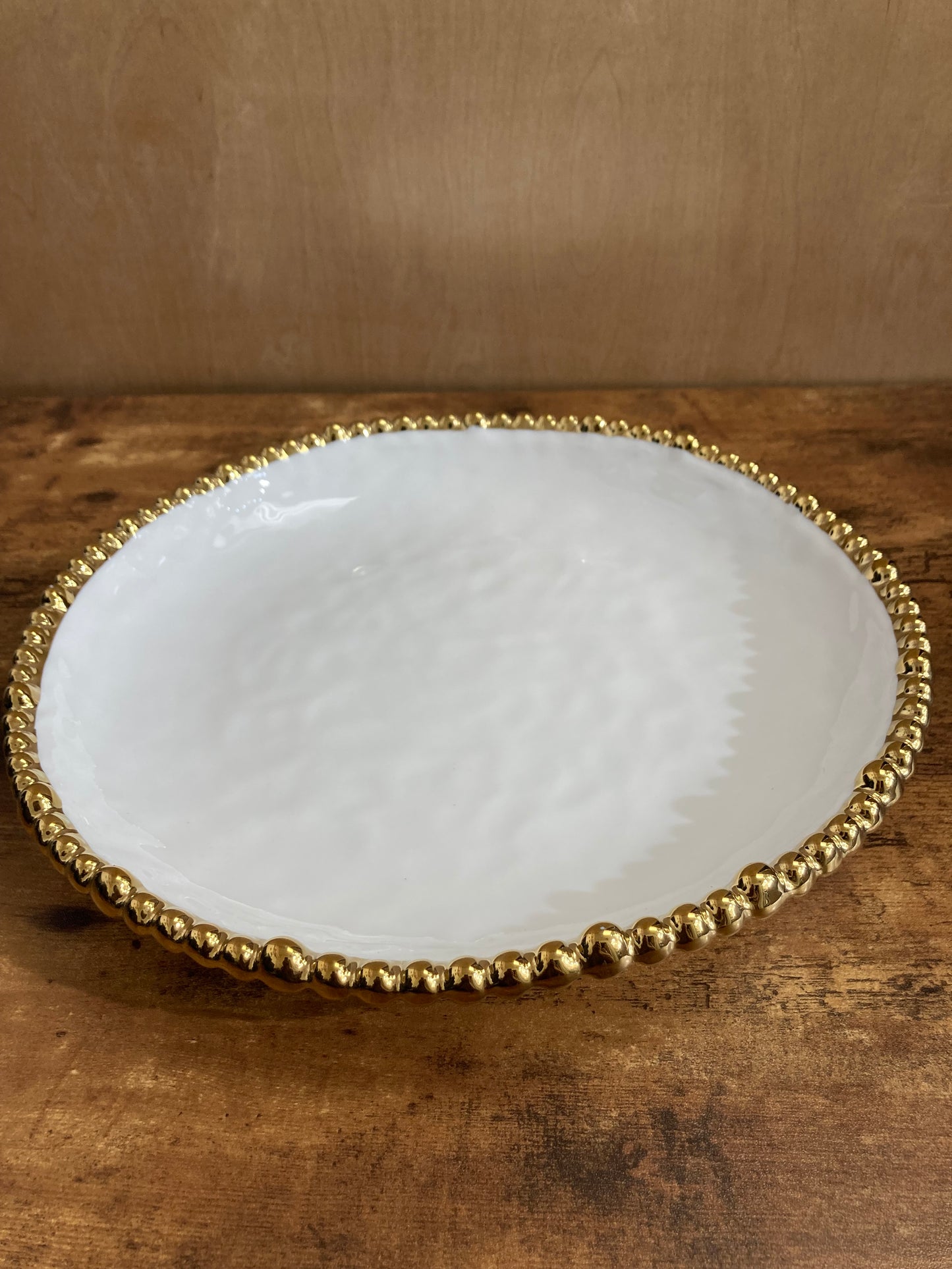 Round Serving Dish,Tray Platter with Gold Rim Stylish modern. Nordic style .