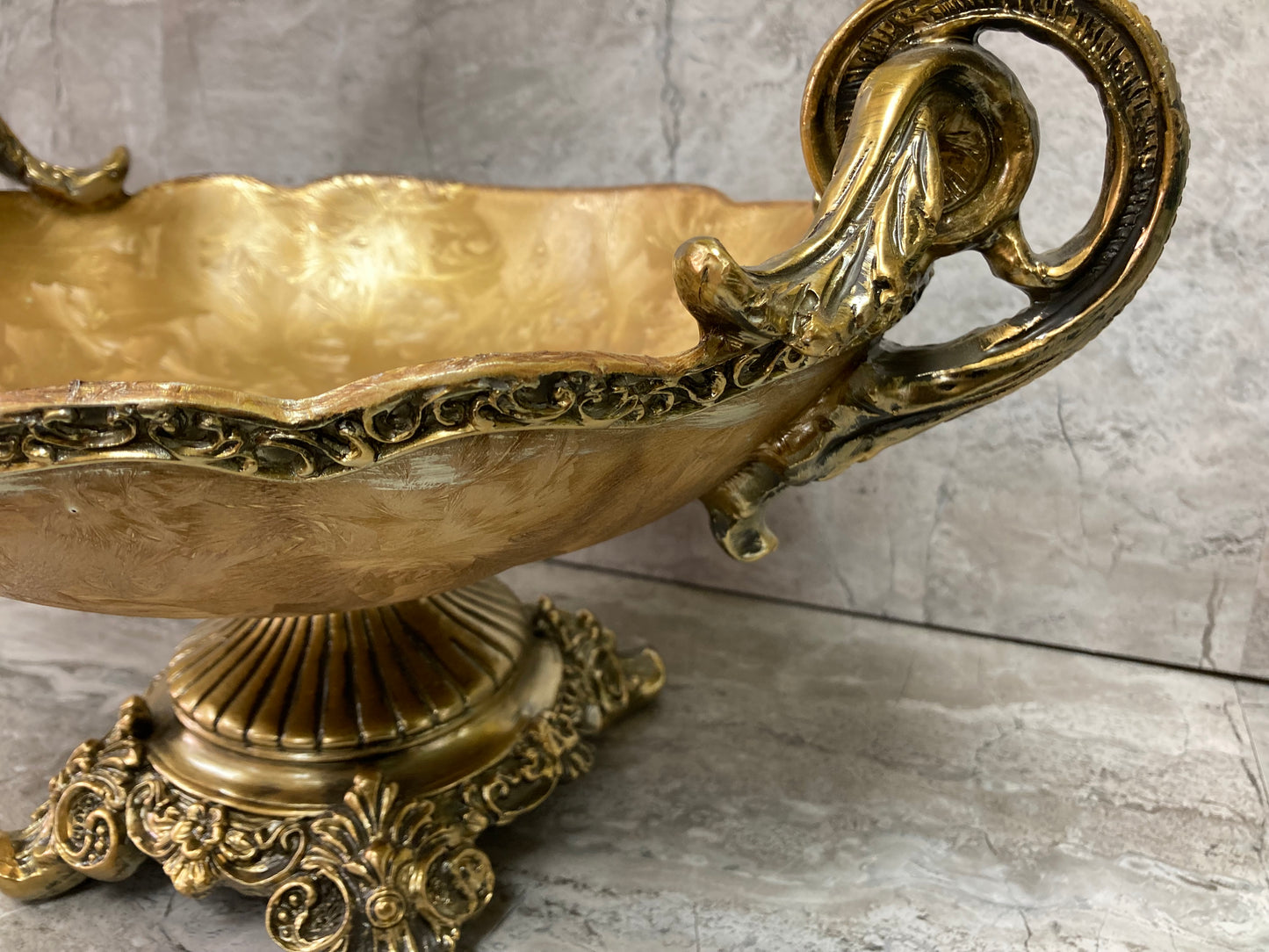 Footed Center piece Table Top Wood Like pattern Serving Fruit Home Decor.Poly Resin .