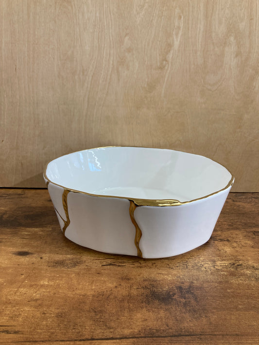Round Serving Bowl Dish,Tray Platter with Gold Rim Salad , fruits ,food Stylish modern.Home decor .