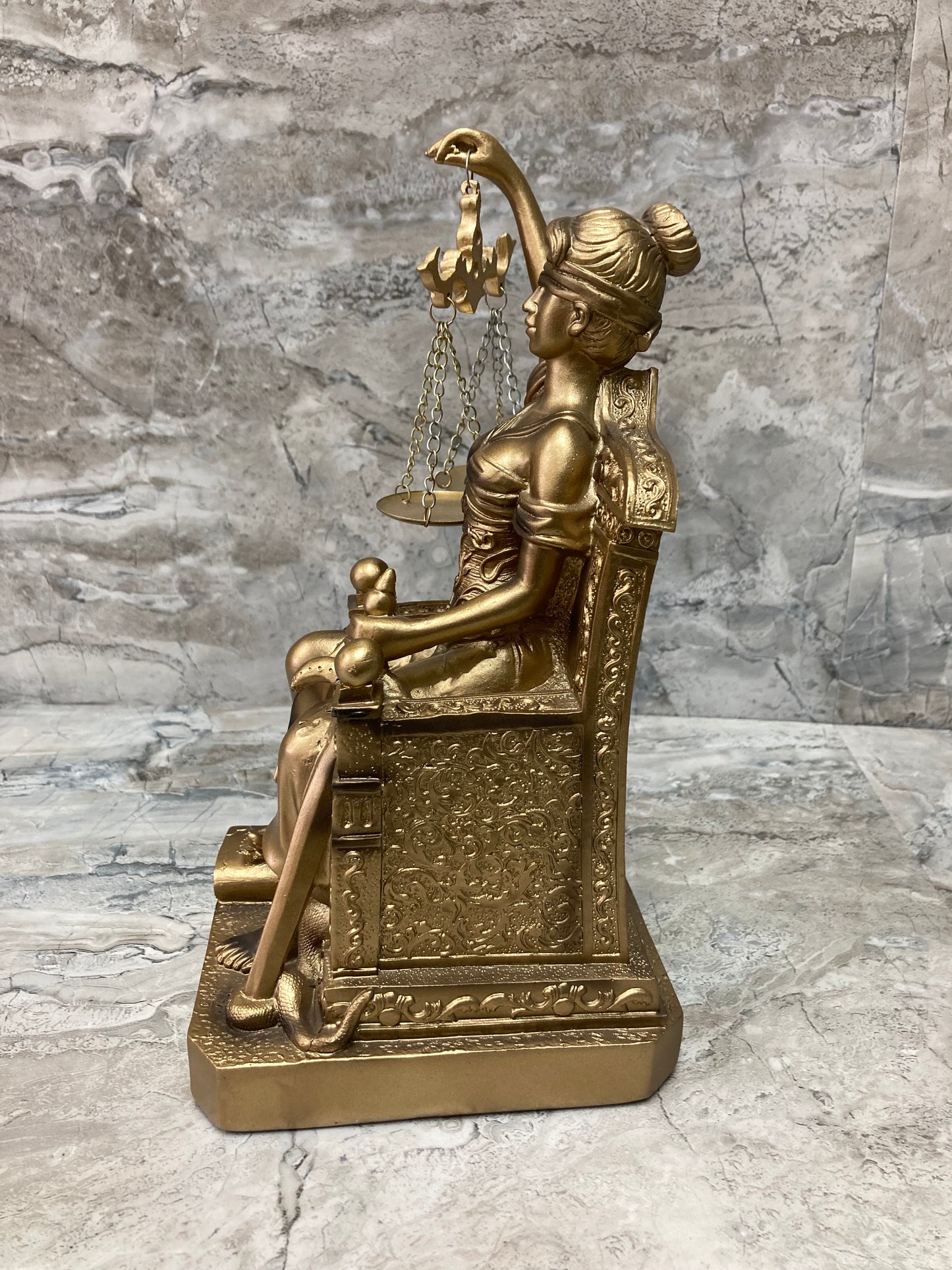 Lady Justice figurine ,Statue home Decor Elegant Poly Resin